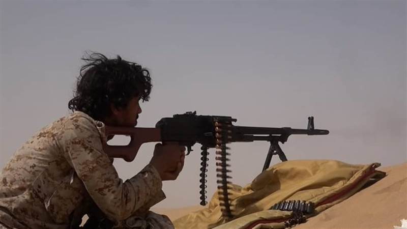 خلال الساعات الأخيرة لانتهاء الهدنة.. تجدد المواجهات العسكرية بين الجيش والحوثيين غرب مأرب