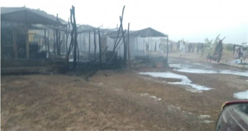 Marib'de yerinden edilenlerin kampında çıkan yangında bir kadın öldü üç kişi yaralandı