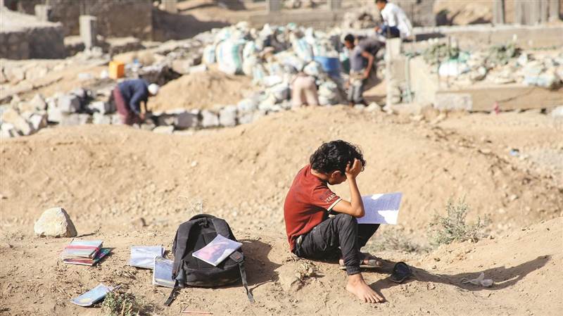 هكذا فخخ الحوثيون المناهج وحولوا المدارس لثكنات عسكرية