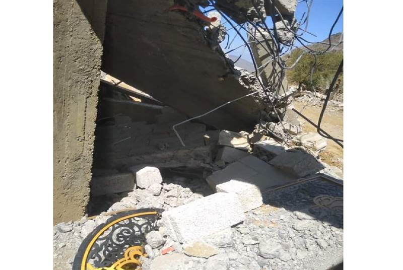 إصابة خمس نساء برصاص مسلحين حوثيين داهموا منطقة السهلة شمالي محافظة إب