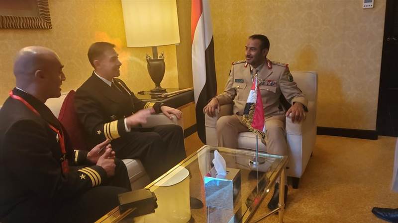المنامة.. رئيس هيئة الأركان يبحث مع قائد القوات البحرية الأمريكية آفاق التعاون العسكري