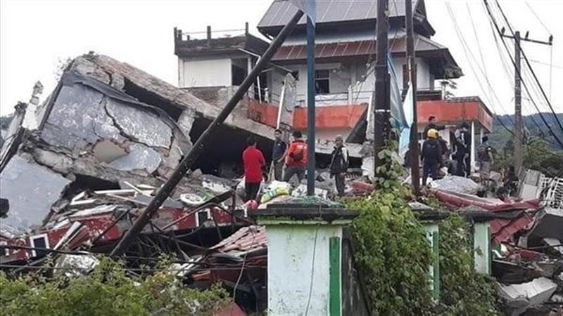 مصرع اكثر من 40 شخصاً في زلزال ضرب جزيرة جاوة الغربية في إندونيسيا