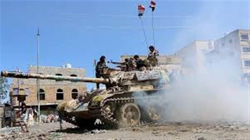 قوات الجيش تستهدف مرابض مدفعية للمليشيا الإرهابية غربي تعز