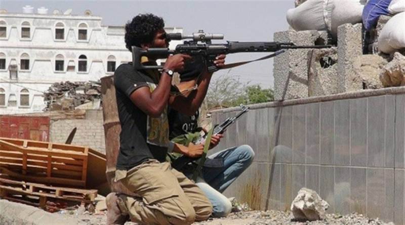 Taiz'de Husi keskin nişancısının hedef aldığı bir sivil yaralandı