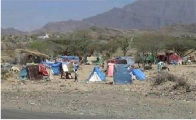 Husiler, Taiz'in batısındaki yerinden edilen sivillerin kampını hedef aldı