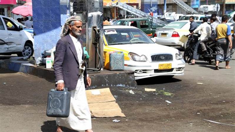 صفقات يمنية مشبوهة.. فوضى عارمة وتلاعب بالعقود النفطية وغياب رقابي