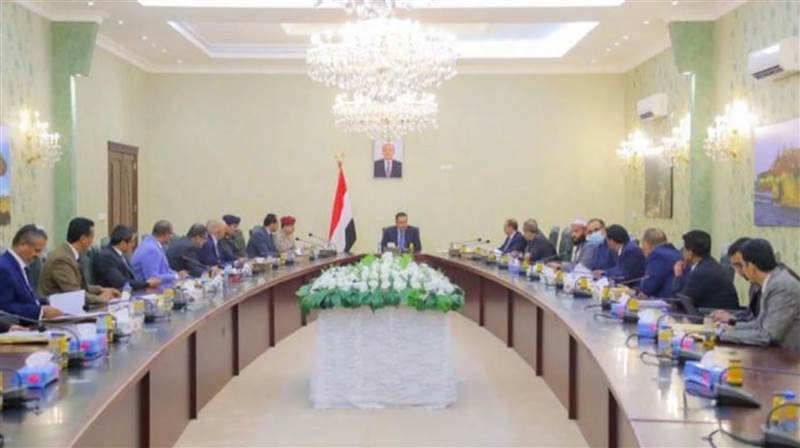 ستشمل تغيير رئيس الحكومة.. صحيفة دولية تكشف عن تعديلات مرتقبة في الحكومة اليمنية