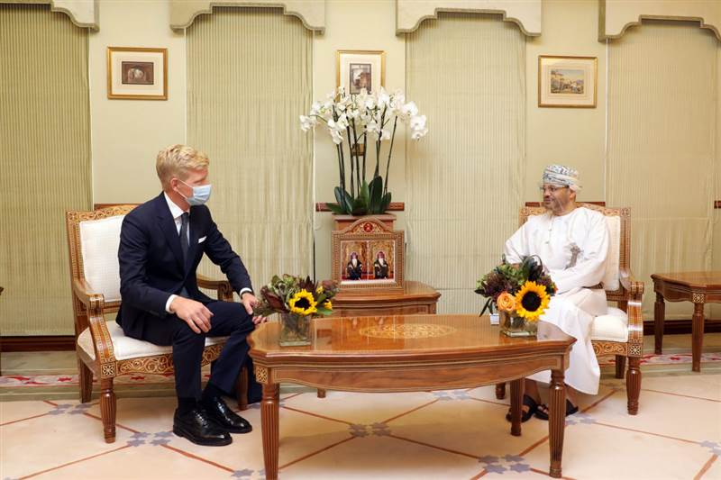 وزير الخارجية العماني وغروندبرغ يبحثان سبل تحقيق السلام في اليمن