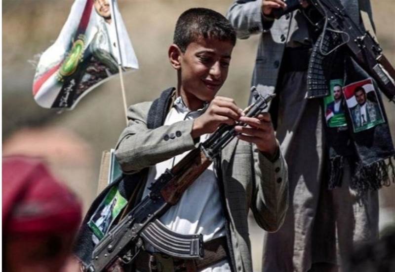 Husiler Yemen'de çocukları silah altına alan 83  kayıt merkezini yönetiyor