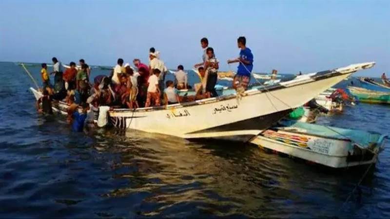 انقاذ أربعة صيادين قبالة سواحل مدينة الحديدة بعد أيام من فقدانهم