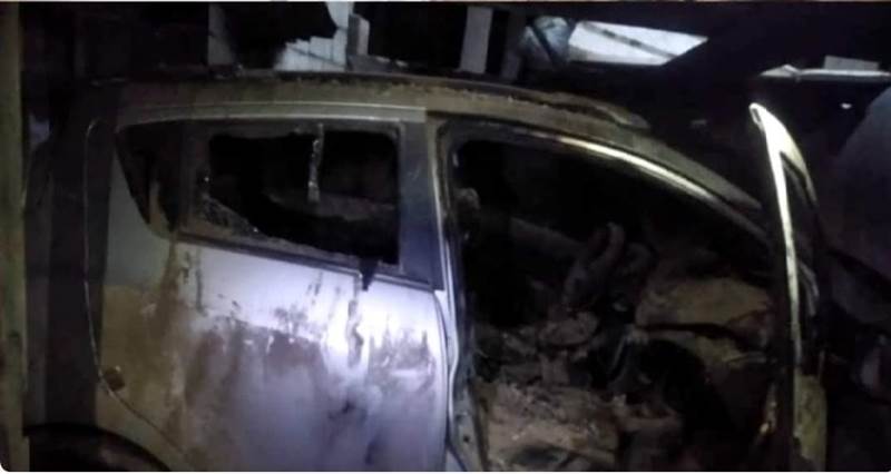 مجهولون يحرقون سيارة قاضية في محافظة لحج