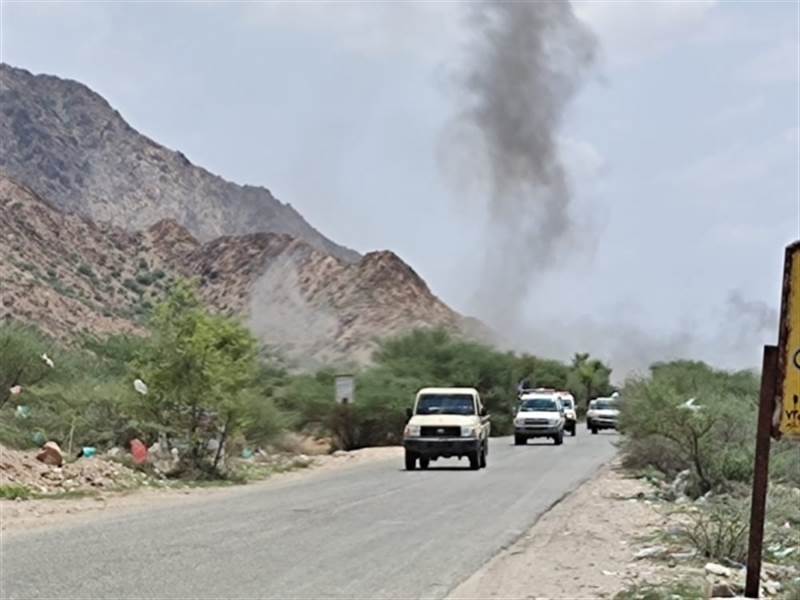 إصابة ثلاثة من عناصر تشكيل مسلح بانفجار عبوة ناسفة في محافظة أبين