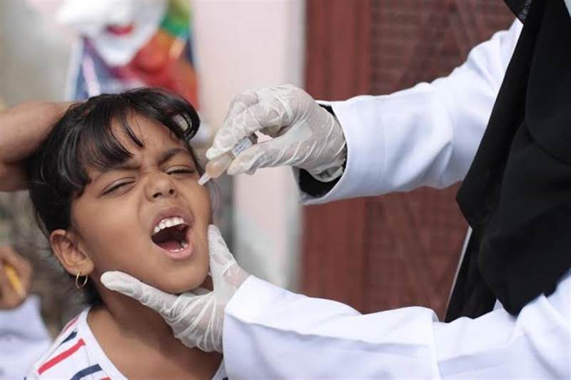 تستهدف أكثر من مليون طفل.. الحكومة اليمنية تستعد لإطلاق حملة تحصين ضد شلل الأطفال
