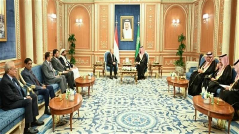 في ظل غياب حلفاء الإمارات.. أعضاء المجلس الرئاسي يلتقون ولي العهد السعودي