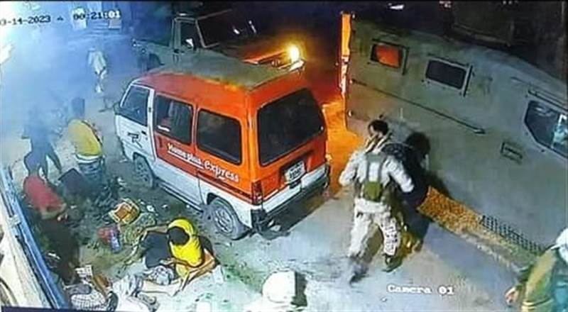 اختطفت 7 جنود.. مليشيات الانتقالي تداهم منزل مسؤول أمني بارز في عدن