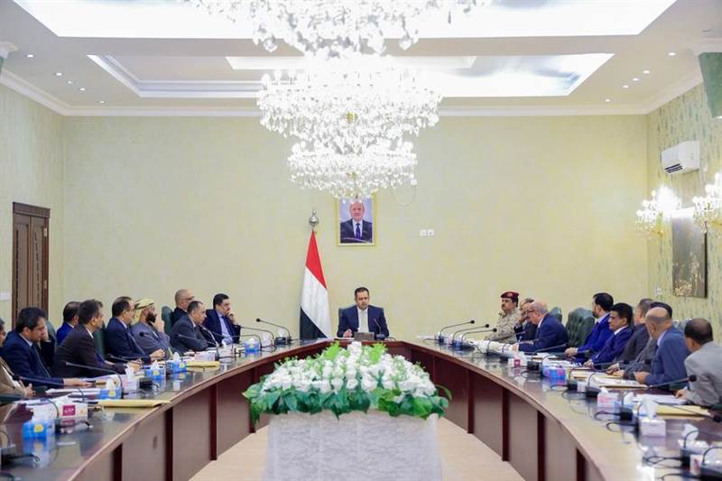 الحكومة: نجري تواصل على كافة المستويات مع مصر لتسهيل دخول اليمنيين