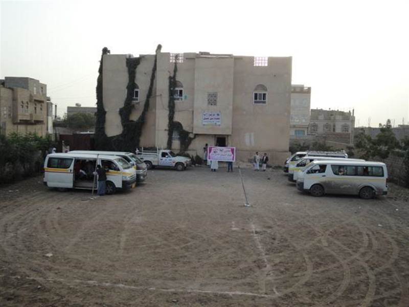 اختطفت عدد من المواطنين.. مليشيات الحوثي تقتحم منزل شيخ سلفي ومركز لتحفيظ القران بصنعاء
