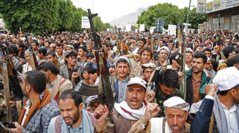 مليشيات الحوثي ترغم الحلاقين والخياطين على الالتحاق بدورات طائفية