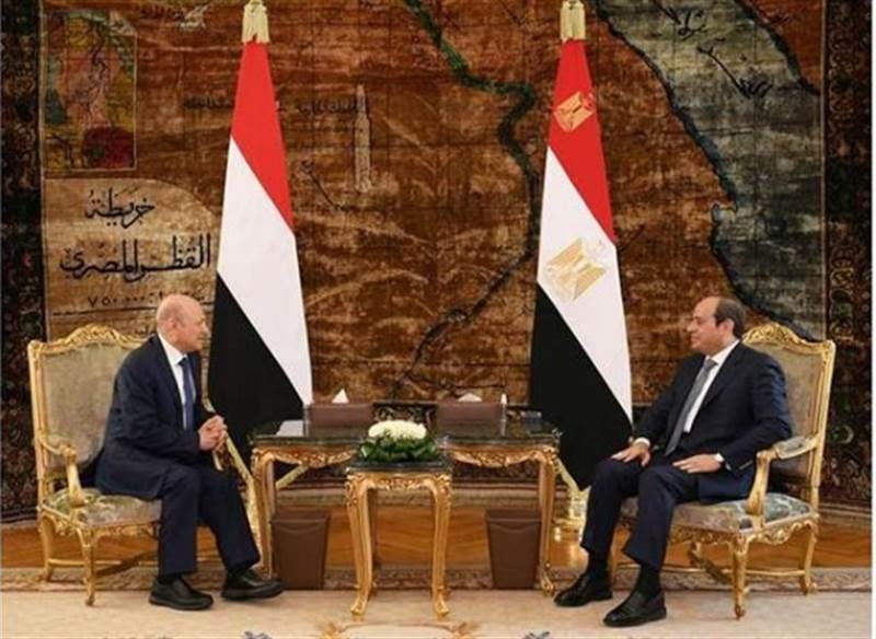 El Alimi, Mısır Cumhurbaşkanı Sisi ile  Yemen krizini çözme çabalarını görüştü