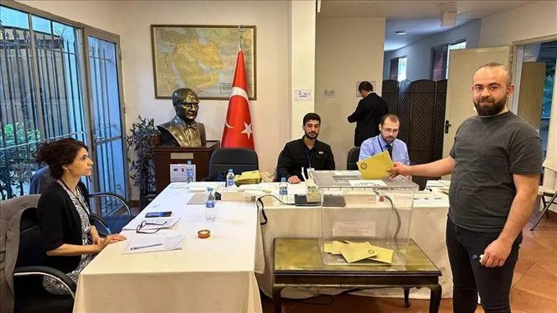 بانتظار الحسم الأحد.. الأتراك في الخارج يختتمون التصويت في انتخابات "مفصلية"