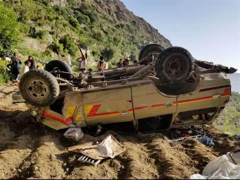 وفاة واصابة 6 اشخاص بحادث سير بمحافظة تعز