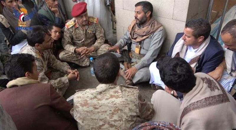 مصادر تكشف هوية العميد النهاري الذي يحتفي الحوثيون بعودته إلى صنعاء ضمن "المغرر بهم"؟