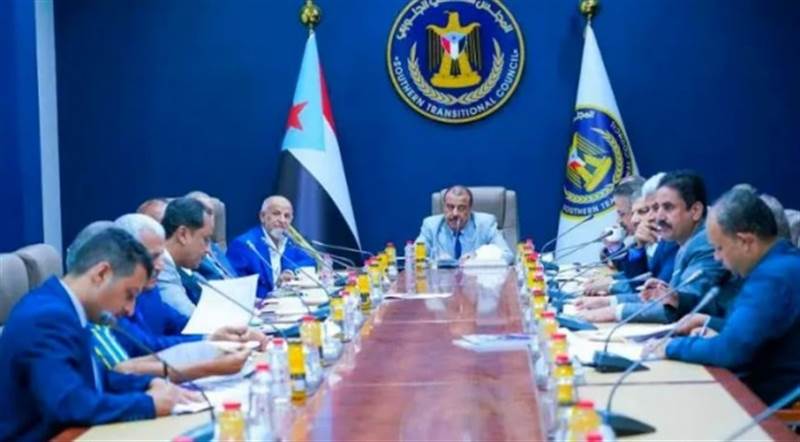 من جديد.. الانتقالي المدعوم من الامارات يهدد الحكومة بـ "معركة وجودية"