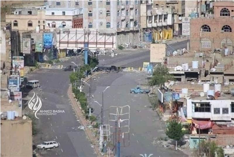 Taiz'deki hükümet komitesi, Husi milisleri tarafından kapatılan bazı ana yolların açılması için girişim başlattı