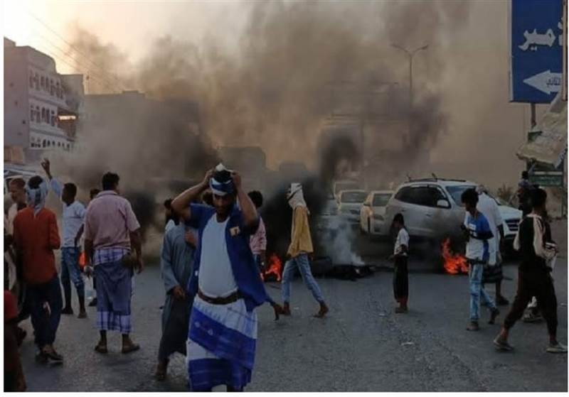 Yemen’de elektrik kesintilerine kızan  vatandaşlar yolları kapattı