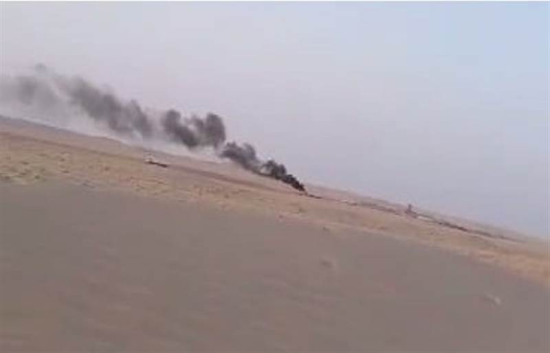 Marib'in kuzeyindeki bir kabile bölgesi ve silahlı çatışmaların ardından petrol şirketinin iki lokomotifi yakıldı