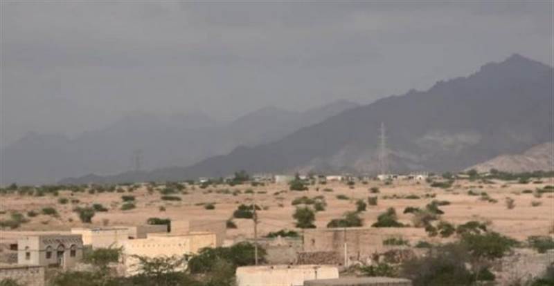مليشيات الحوثي تقصف المناطق السكنية بين محافظتي تعز والحديدة