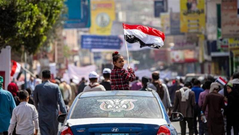 رفض الحوثيين و"الانتقالي" رفع علم اليمن… انعكاسا لأزمة الهوية الوطنية