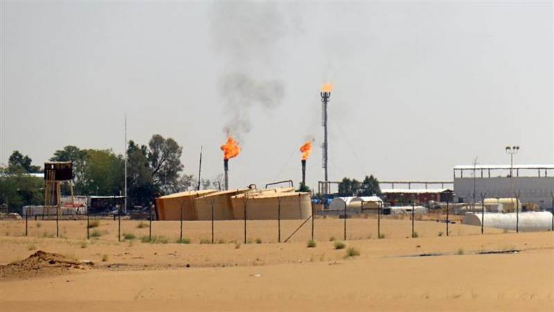 جراء توقف تصدير النفط.. تقرير دولي يكشف عن خسارة الحكومة اليمنية أكثر من مليار دولار خلال 10 أشهر
