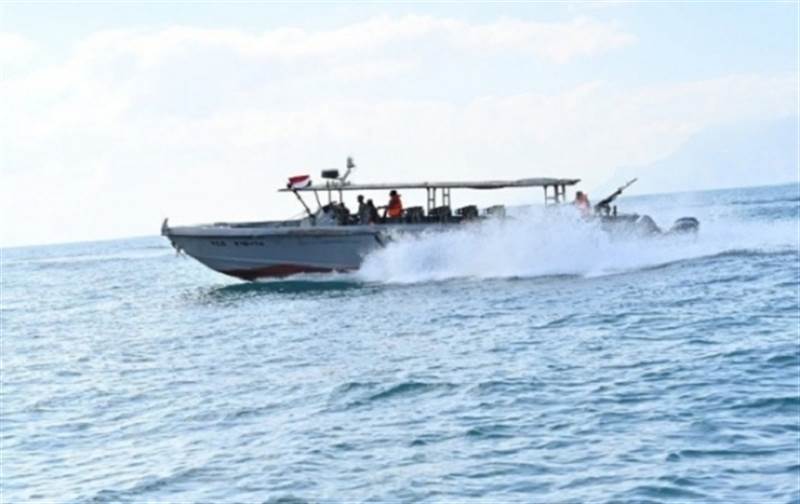 الداخلية اليمنية تضبط قارباً على متنه مواد مخدرة قبالة سواحل محافظة المهرة