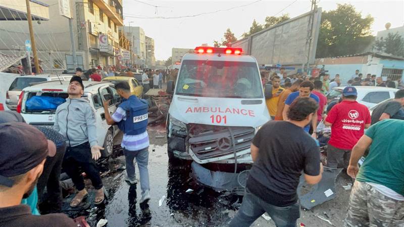 İsrail, Gazze’de yaralı taşıyan ambulans konvoyunu bombaladı