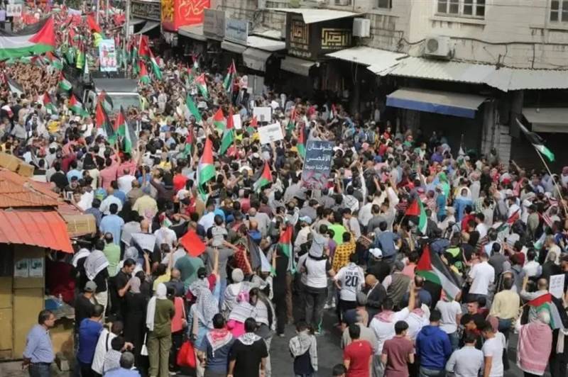 بأول أيام الهدنة.. مظاهرات في مدن وعواصم عربية دعما لغزة