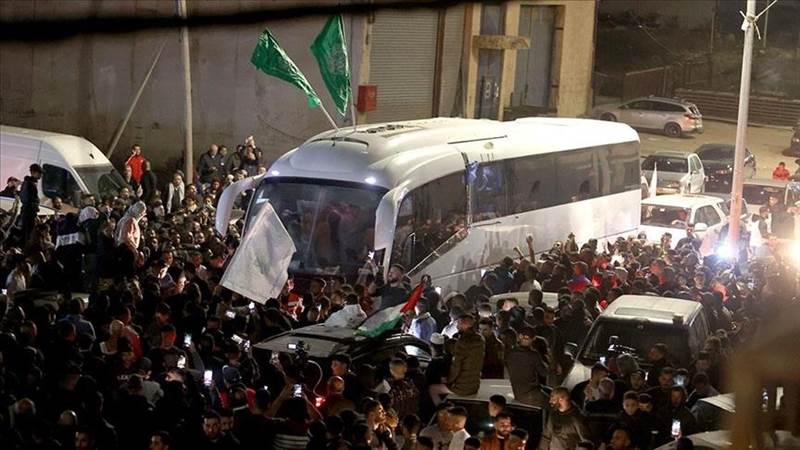 الدفعة الثانية.. تحديد 42 أسيرا فلسطينيا و13 إسرائيليا للإفراج عنهم في ثاني أيام الهدنة