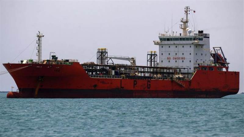 مصادر أمنية تشكك في الرواية الامريكية حول اختطاف وتحرير سفينة قبالة سواحل خليج عدن