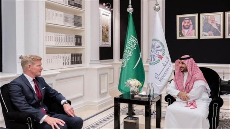 غروندبرغ يبحث مع وزير الدفاع السعودي خارطة الطريق لحل الأزمة باليمن