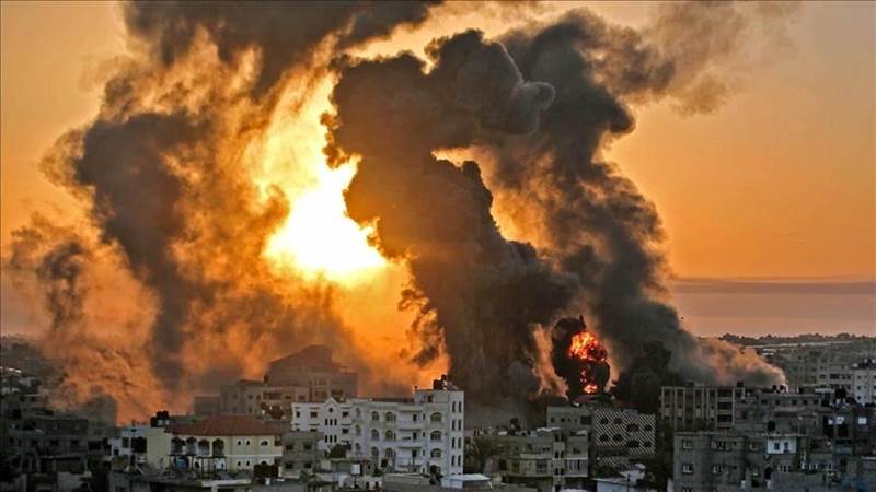 في غارات ليلية.. الاحتلال الإسرائيلي يواصل عدوانه على غزة وسقوط عشرات الشهداء