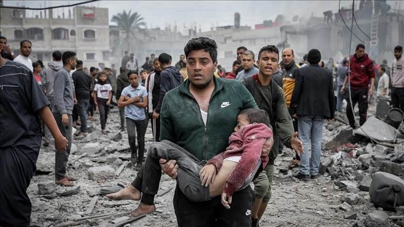 غزة.. حصيلة الشهداء تجاوزت 17 ألفا والاحتلال يواصل ارتكاب المجازر