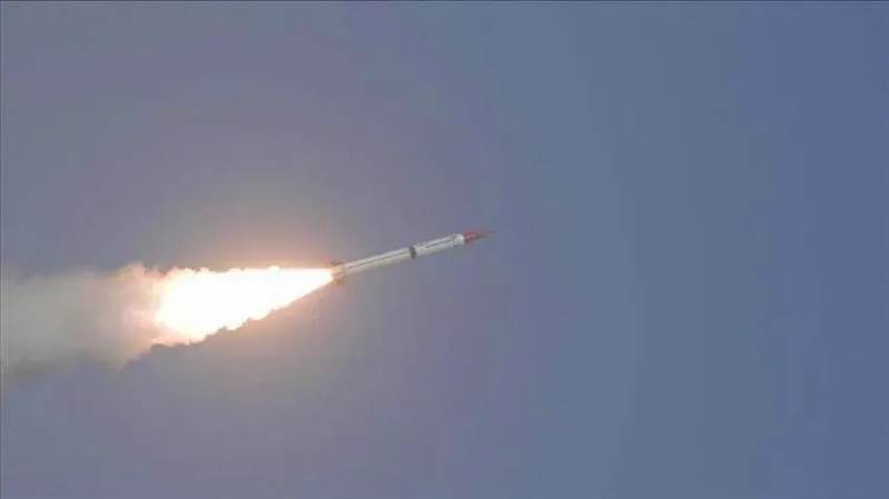 قيادة الجيش الأميركي تقول ان الحوثيين استهدفوا بـ3 صواريخ باليستية سفينة حاويات في خليج عدن