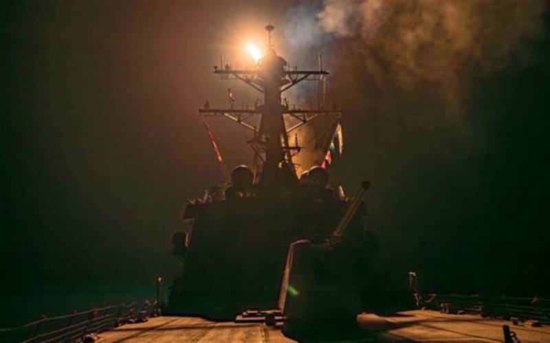 Husiler: ABD savaş gemisini vurduk