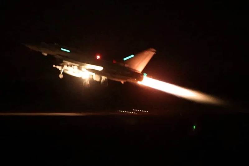 غارات أمريكية تستهدف مواقعا للحوثيين بالحديدة والجيش الأمريكي يعلن تدمير صاروخ كان معدا للإطلاق