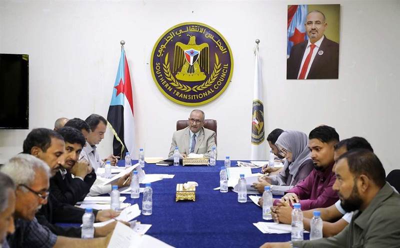 المجلس الانتقالي المدعوم من الامارات يرفض عودة الحكومة الى العاصمة المؤقتة عدن