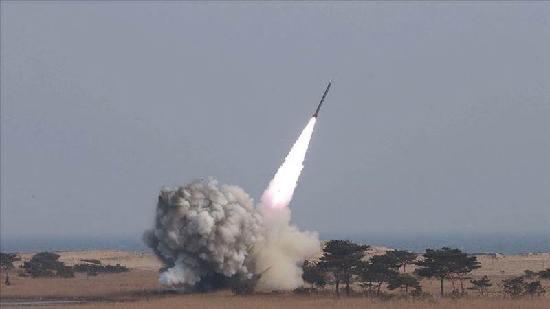 كوريا الشمالية تطلق صواريخ من ساحلها الغربي
