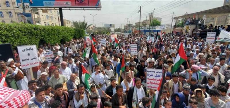 المدن اليمنية تنتفض بعشرات الالاف تضامناً مع قطاع غزة