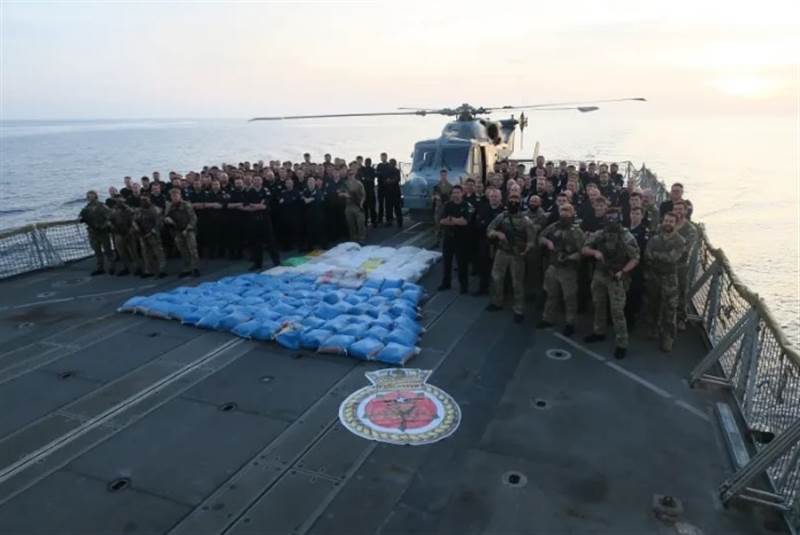 Müşterek Donanma, Umman Denizi'nde yaklaşık 2 ton uyuşturucu ele geçirildiğini duyurdu