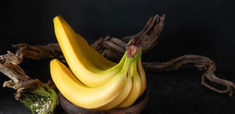 هل اكلنا الموز بشكل خاطئ طوال حياتنا: الكشف عن كيفية الاستفادة من فوائد هذه الفاكهة