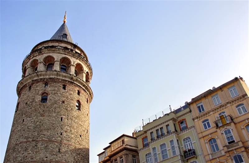 استكمال أعمال الترميم في برج غلطة التاريخي باسطنبول وهذا موعد فتحه